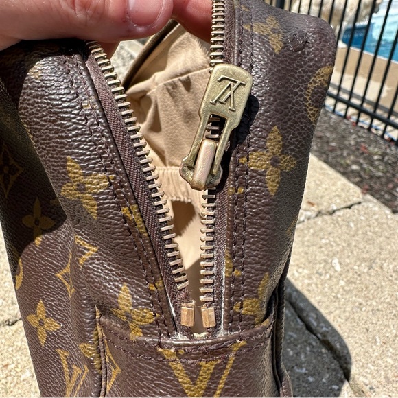 Louis Vuitton Monogram Trousse Toilette 28 - Picture 8 of 14